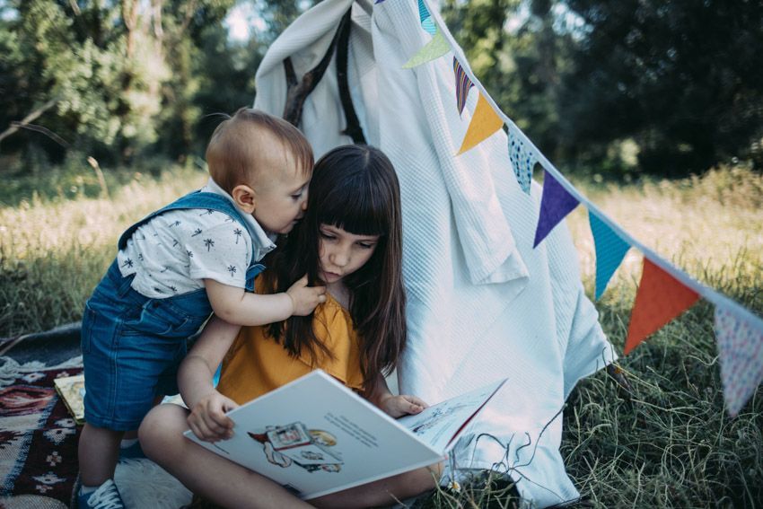 fotos en verano, reportaje de fotos infantil en verano, una tarde de juegos en verano, en el campito