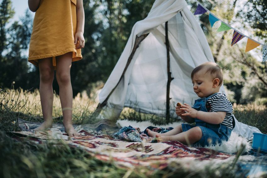 fotos en verano, reportaje de fotos infantil en verano, una tarde de juegos en verano, en el campito