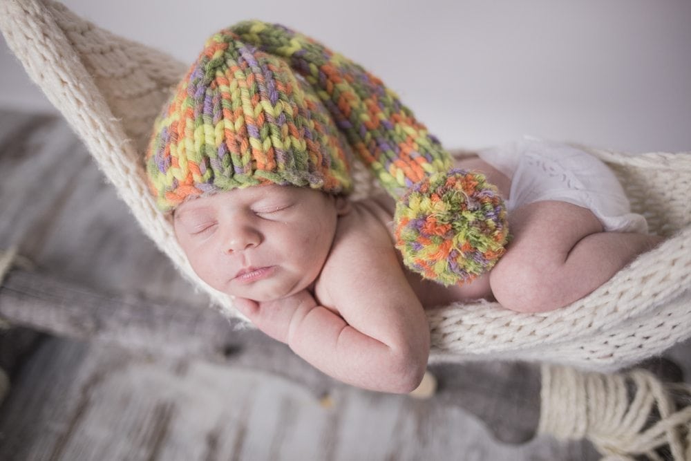 fotos de recién nacido gorro lana fotos recien nacido, newborn, sesion fotos de bebes, en el campito