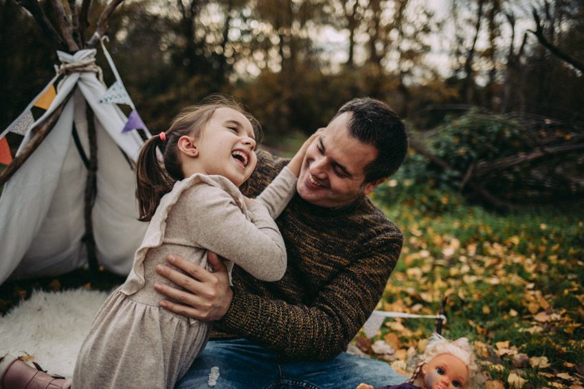 reportaje de fotos en el campo, sesión de fotos de familia, en el campito