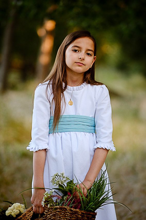 Fotografía de comunión en el campo, Rubén Mejías FOTOGRAFO, fotografo comuniones Madrid, reportajes comunión naturales 