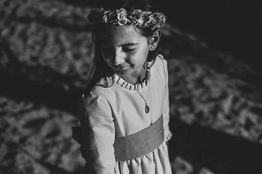 Fotografía de comunión en el campo, Rubén Mejías FOTOGRAFO, fotografo comuniones Madrid, reportajes comunión naturales 