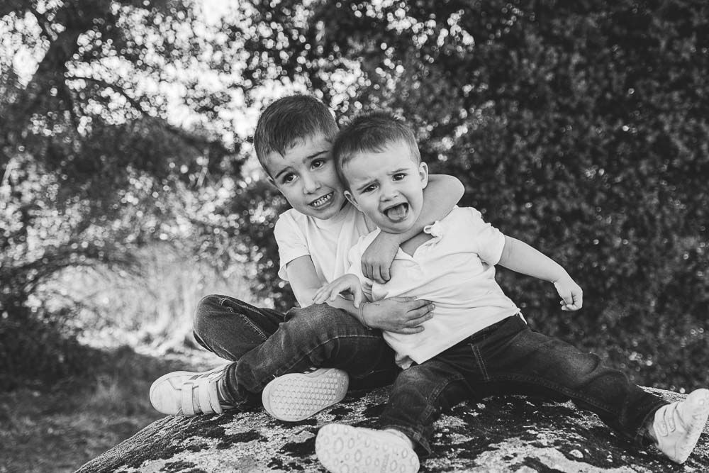 retrato infantil con tonos cálidos del atardecer – En el Campito