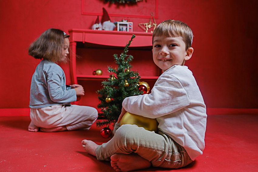 navidad-en-el-campito-2025 detalle de decoración navideña en estudio